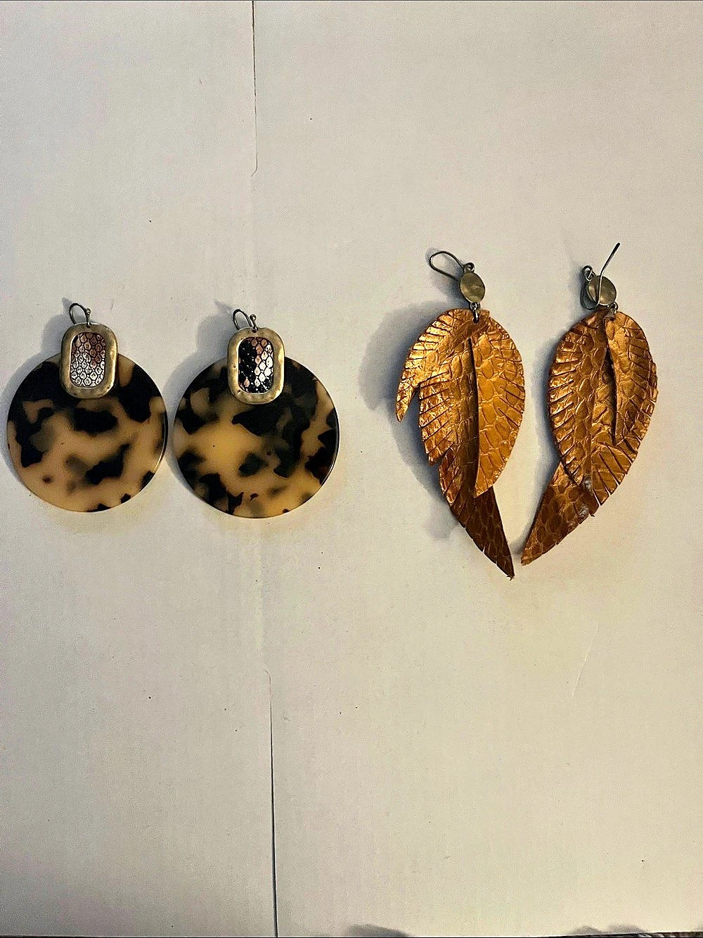 Tortoiseshell & Leaf Drop Earrings Like New